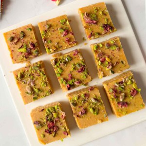 Besan Barfi Recipe (Besan Burfi)