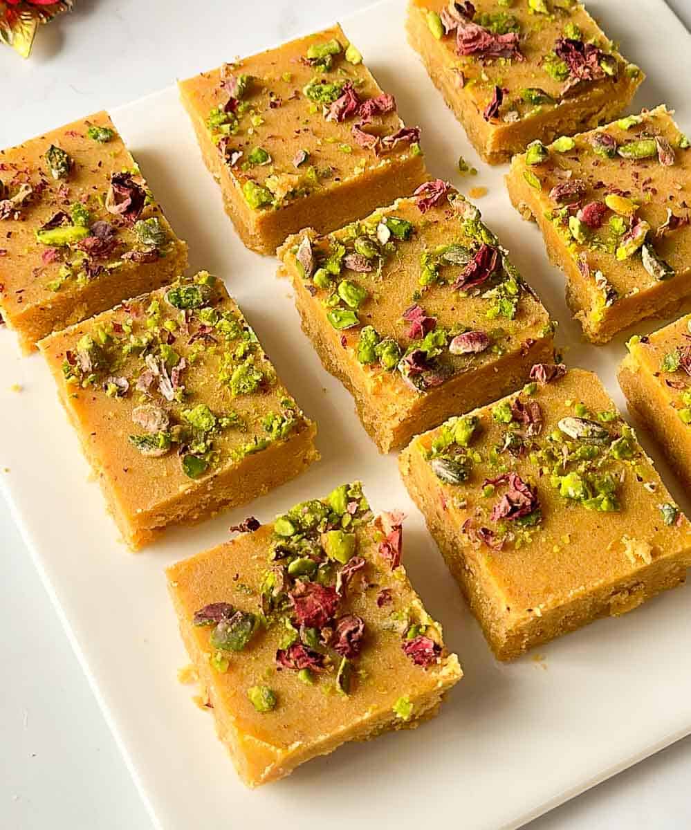 Besan Barfi Recipe (Besan Burfi)