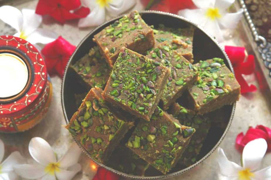 Besan Barfi Recipe (Besan Burfi)