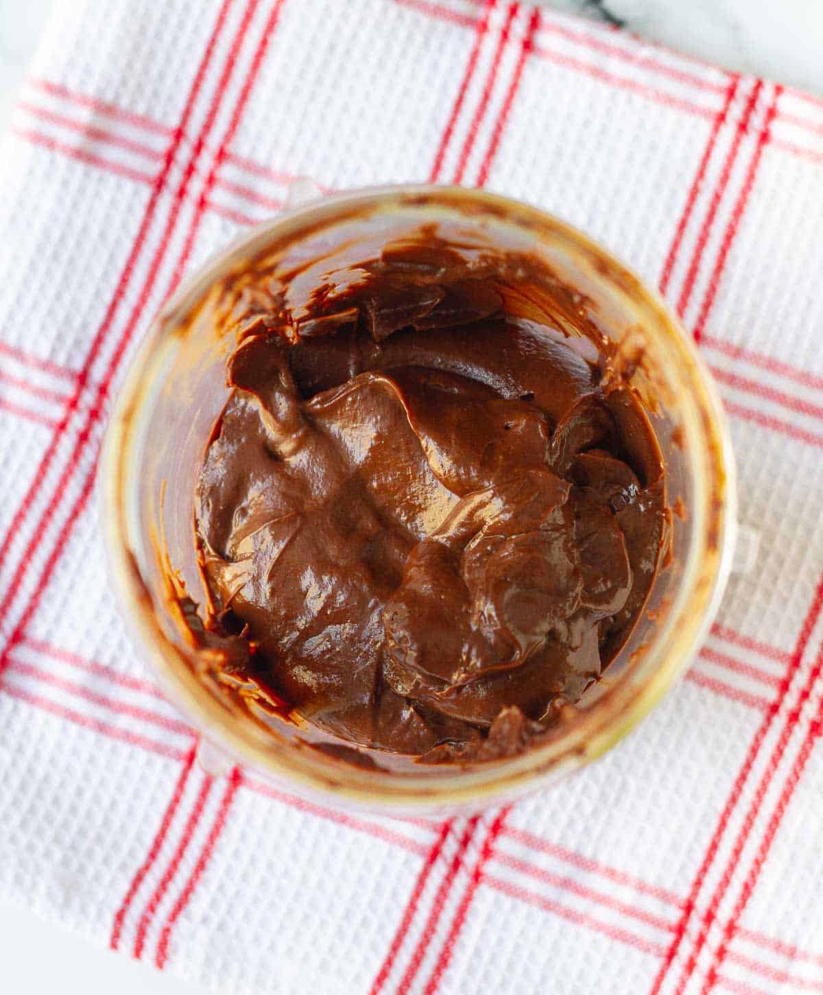 avocado chocolate mixture in a blender jar.