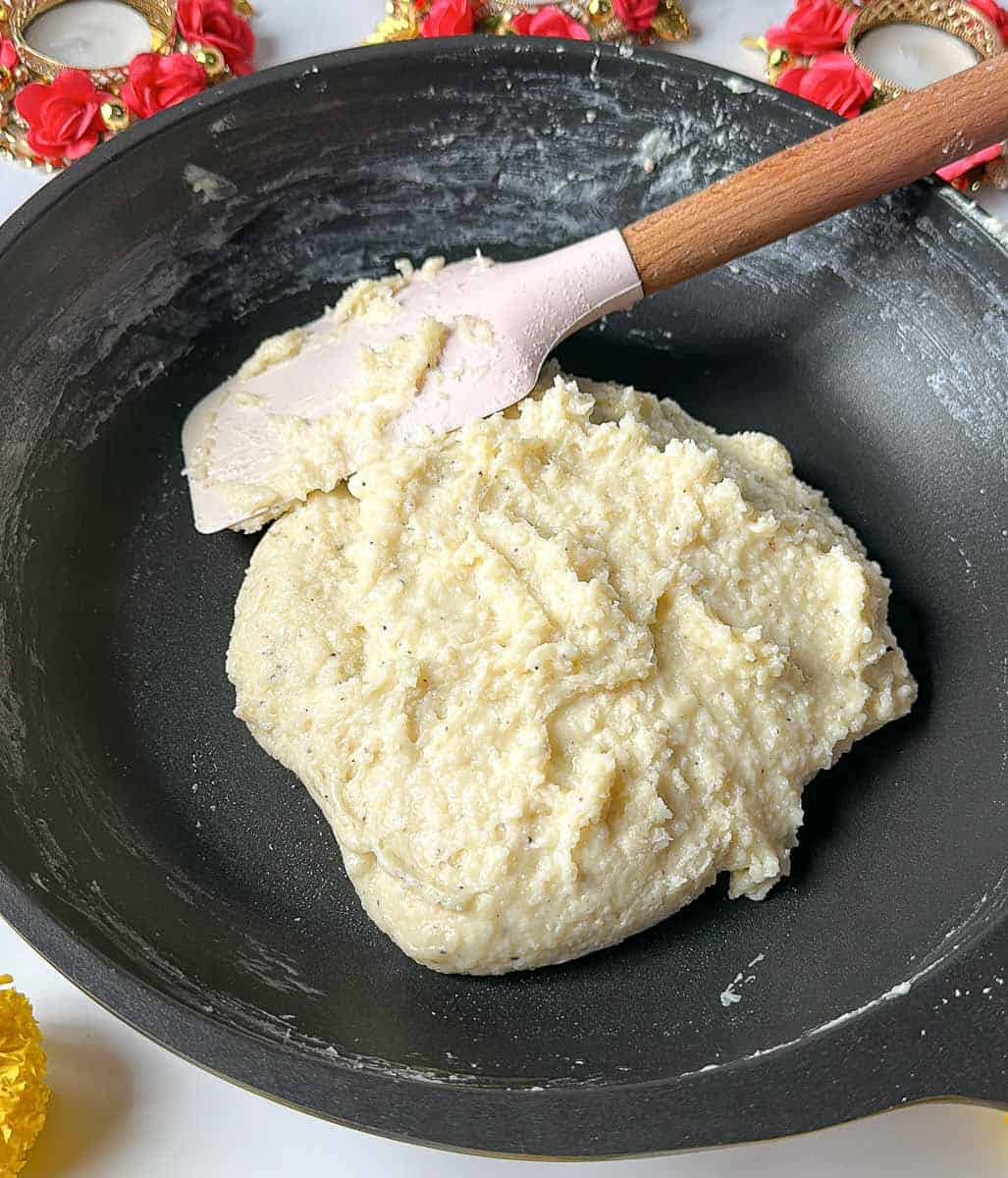 Cook until the mixture thickens