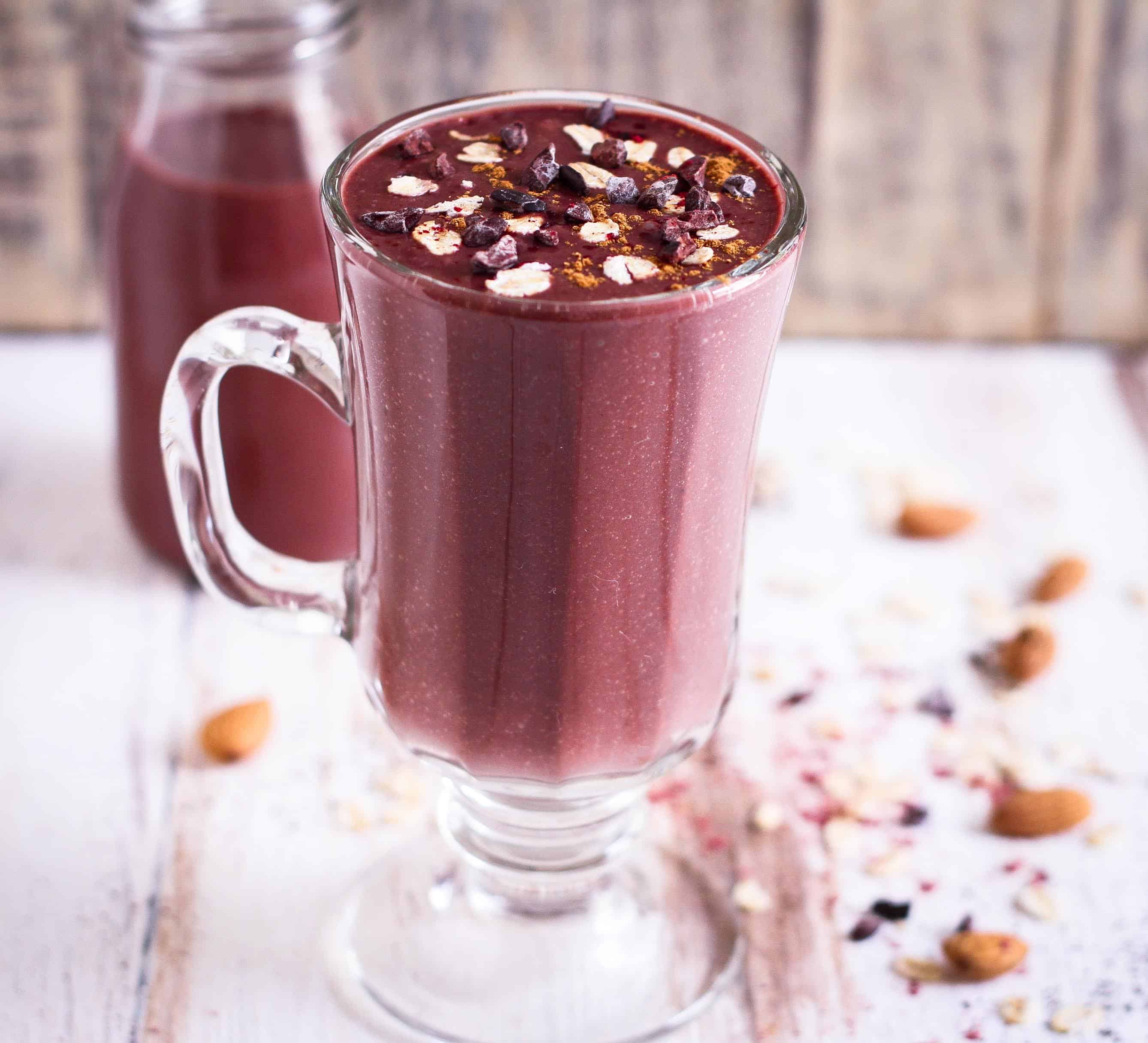 Chocolate Beet Smoothie spinach vegan refined sugarfree healthy breakfast preworkout snack