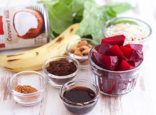 Chocolate Beet Smoothie spinach vegan refined sugarfree healthy breakfast preworkout snack
