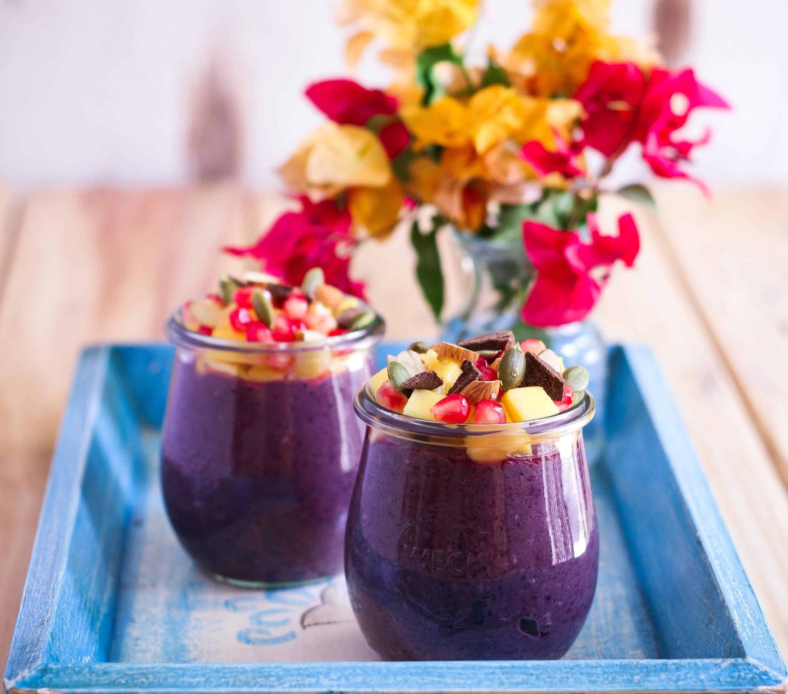 Blueberry Overnight Oats healthy delicious easy breakfast vegetarian Mother's Day