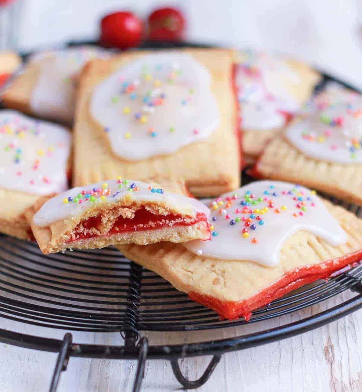 cross section of a pop tart to show the filling.