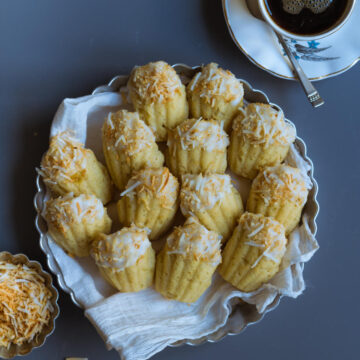 Coconut Ginger Madeleines | Easy vegen coconut madeleines recipe
