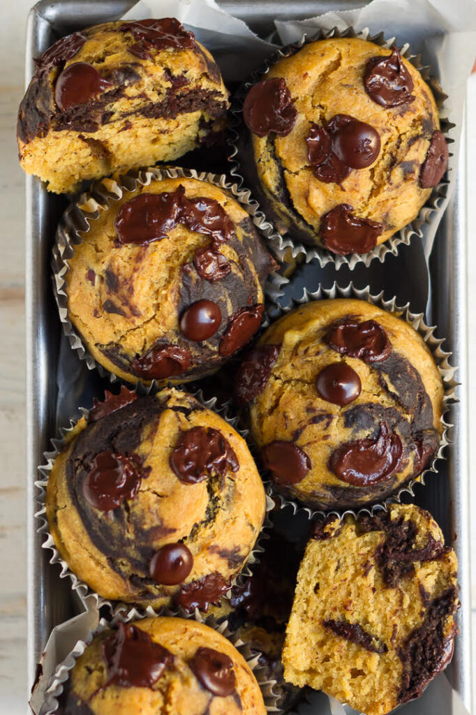 Chocolate Pumpkin Swirl Muffins | Easy vegan pumpkin muffin recipe