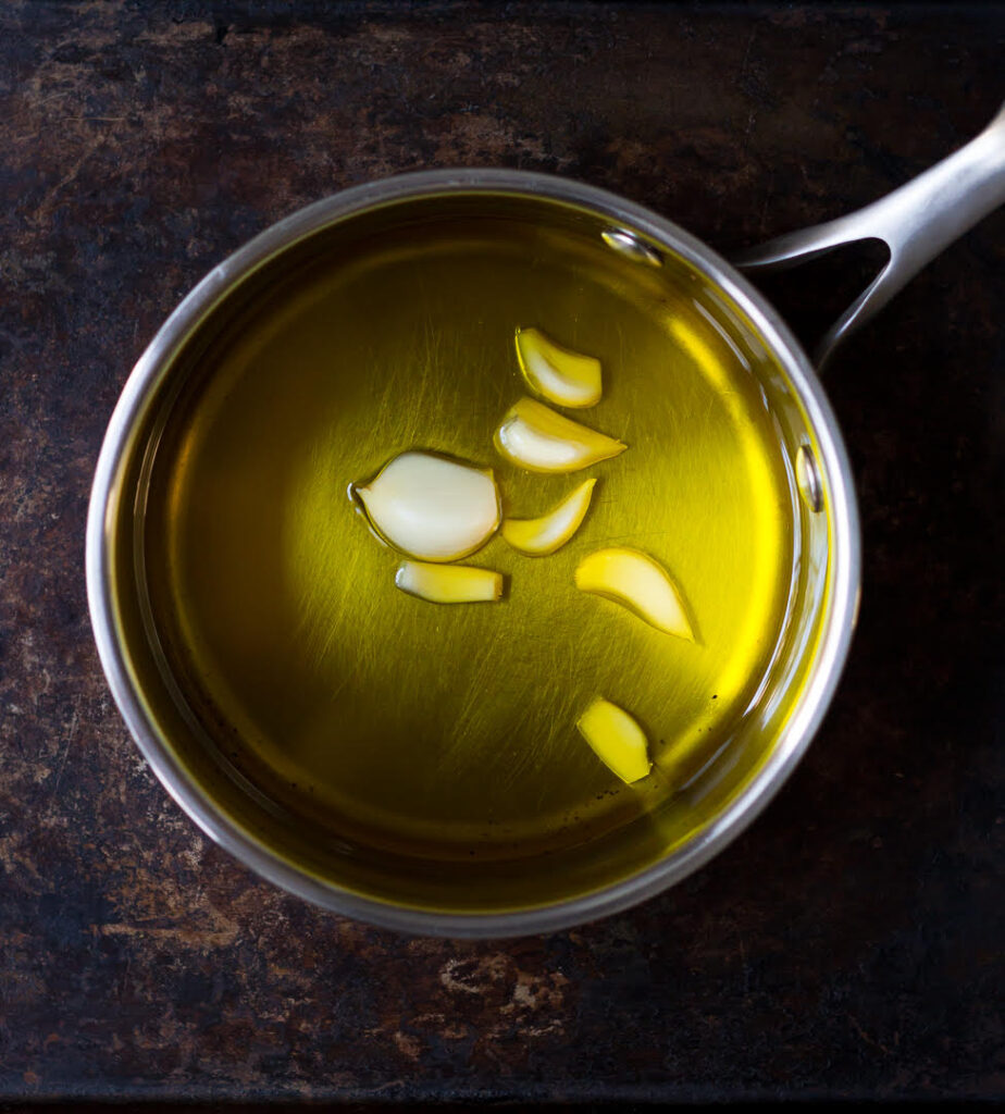 Garlic Oil | DIY Infused OIls | Easy Homemade Flavored Oils