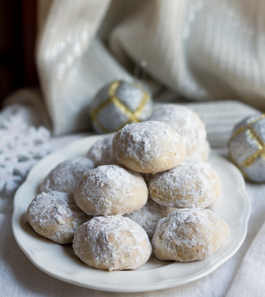 Mexican Wedding Cookies | Easy eggless Holiday cookie recipe