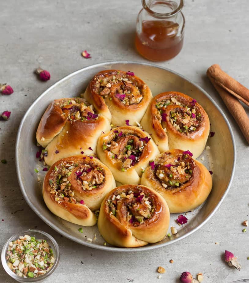 Baklava Cinnamon Rolls | Eggless easy cinnamon rolls with baklava flavors