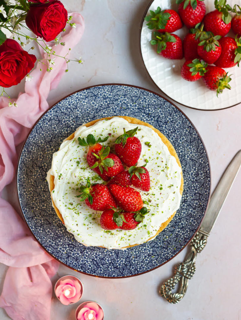 Victoria Sponge Cake | Strawberry Victoria Sponge Cake Recipe