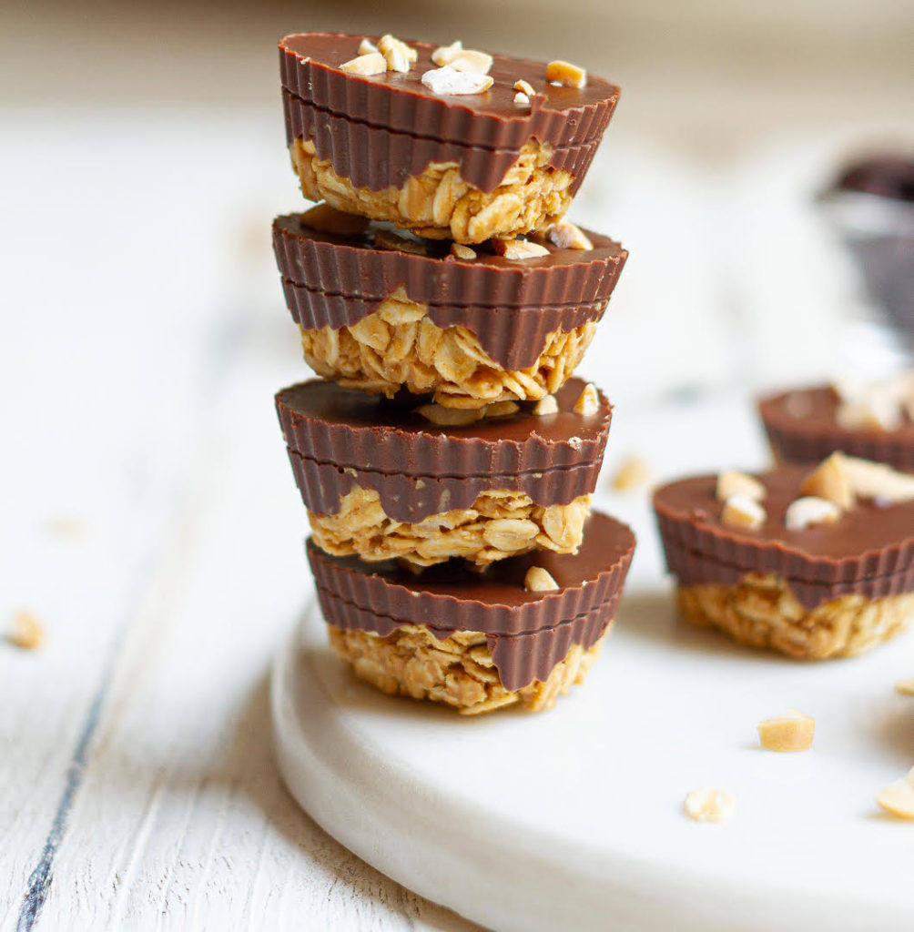 Peanut Butter Chocolate Oat Cups