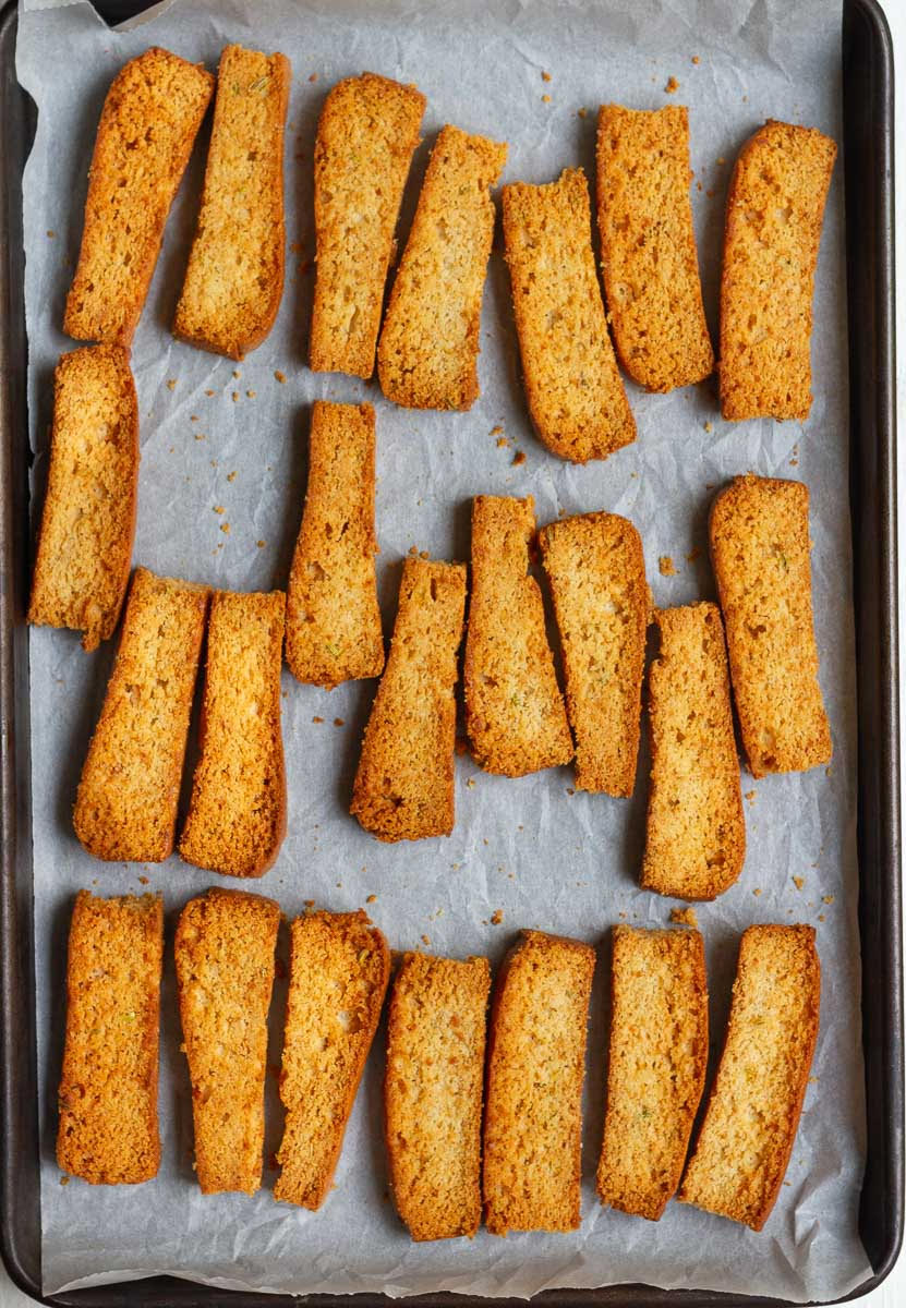 Baked cake rusks