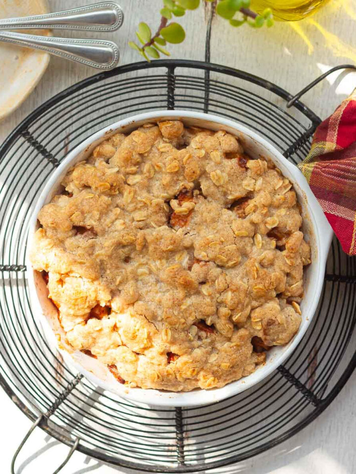 Easiest Vegan Apple Crisp Recipe