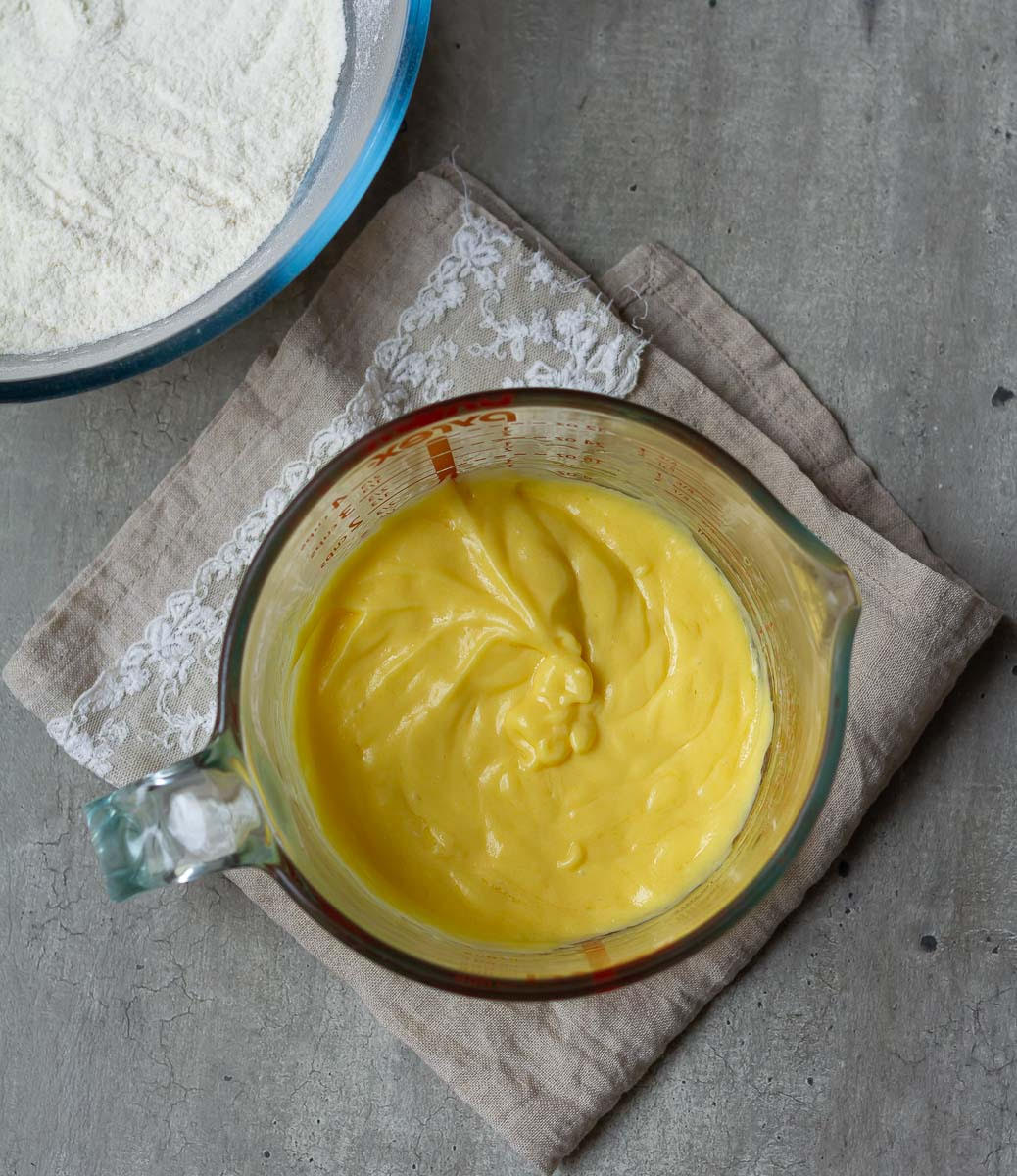 wet and dry ingredients for the cake cake batter.