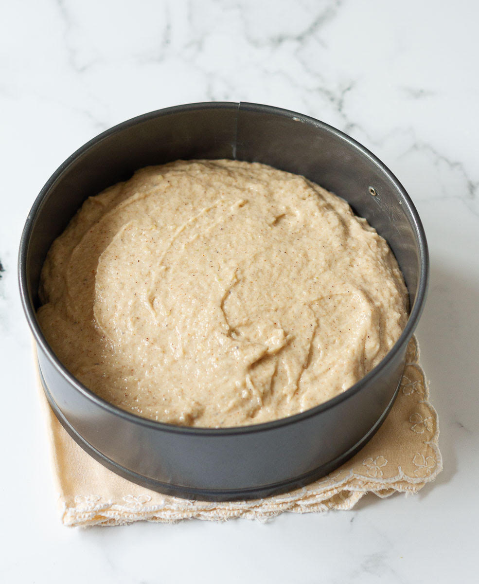 Transfer the batter in the cake tin