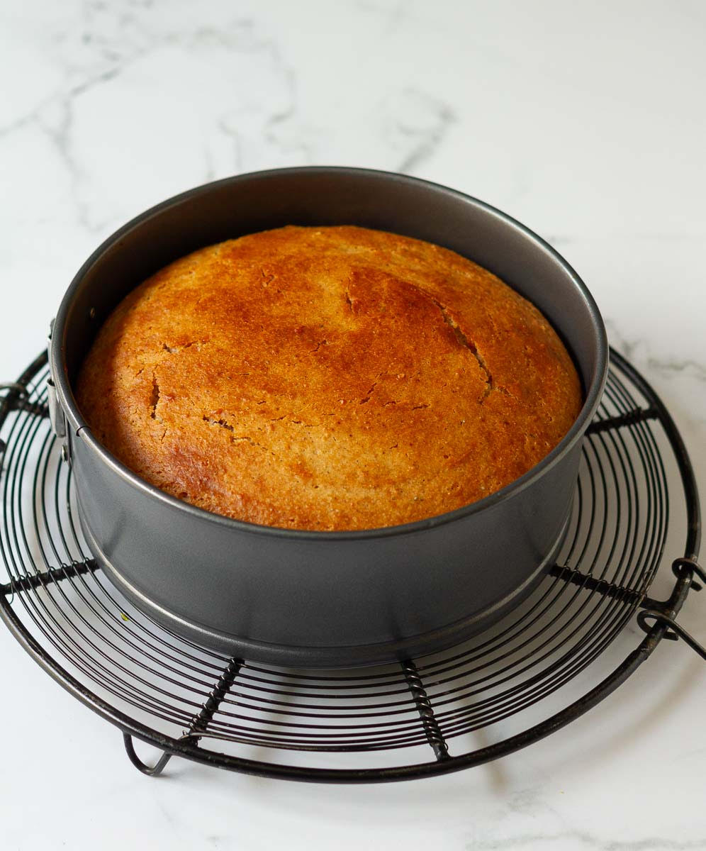 Baked cake