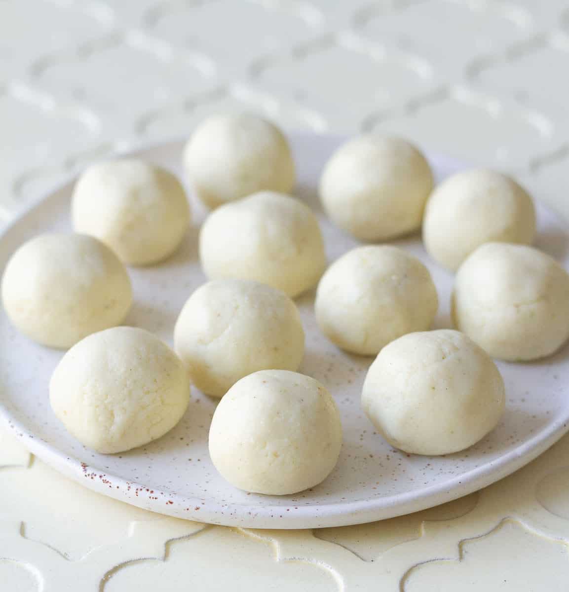 shaped malai laddus