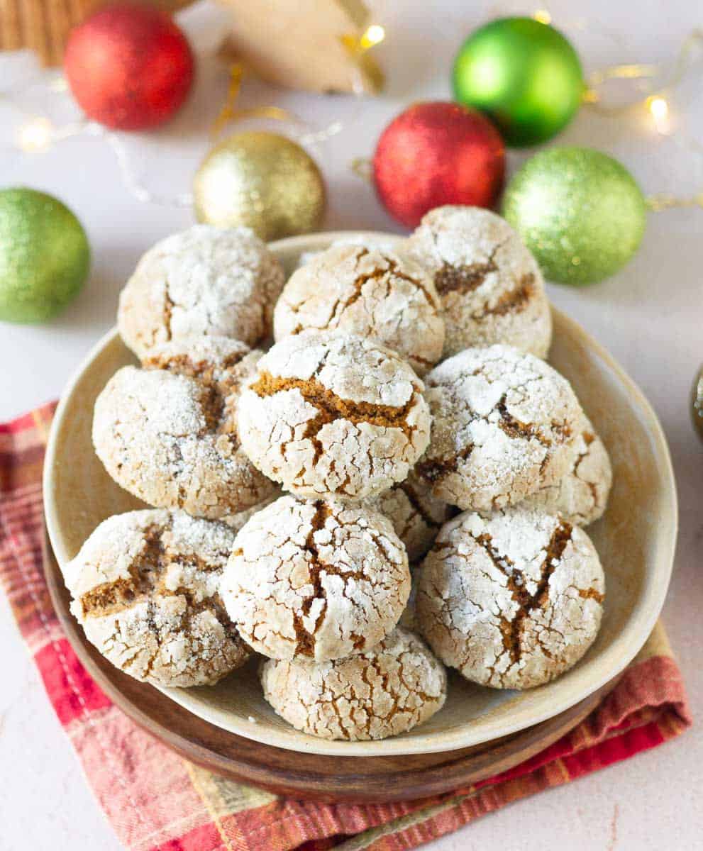 Easy Soft Gingerbread Crinkle Cookies Recipe