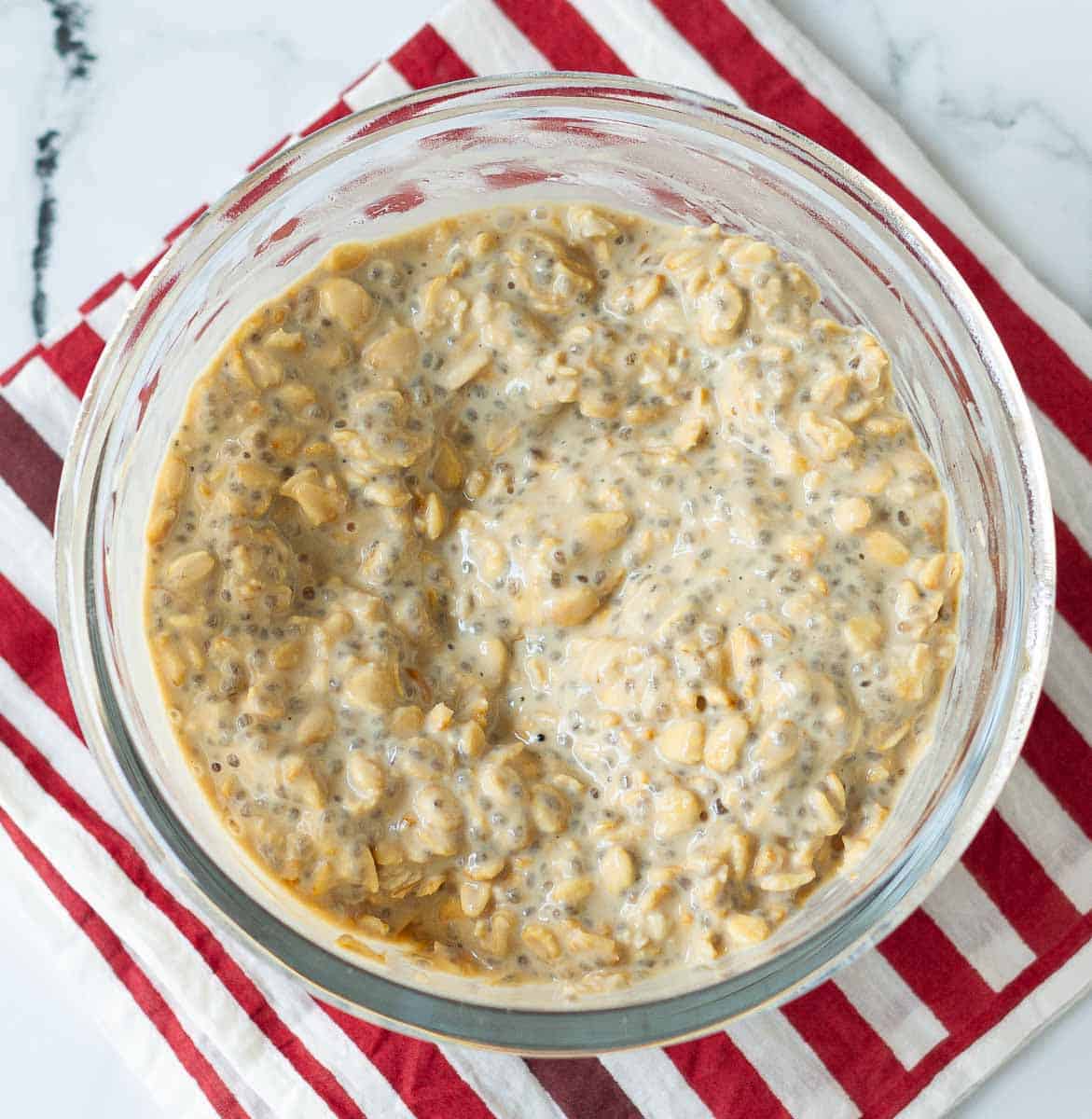 Creamy overnight tiramisu-flavored oats