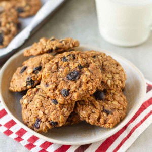 Family Favorite Oatmeal Raisin Cookies Recipe