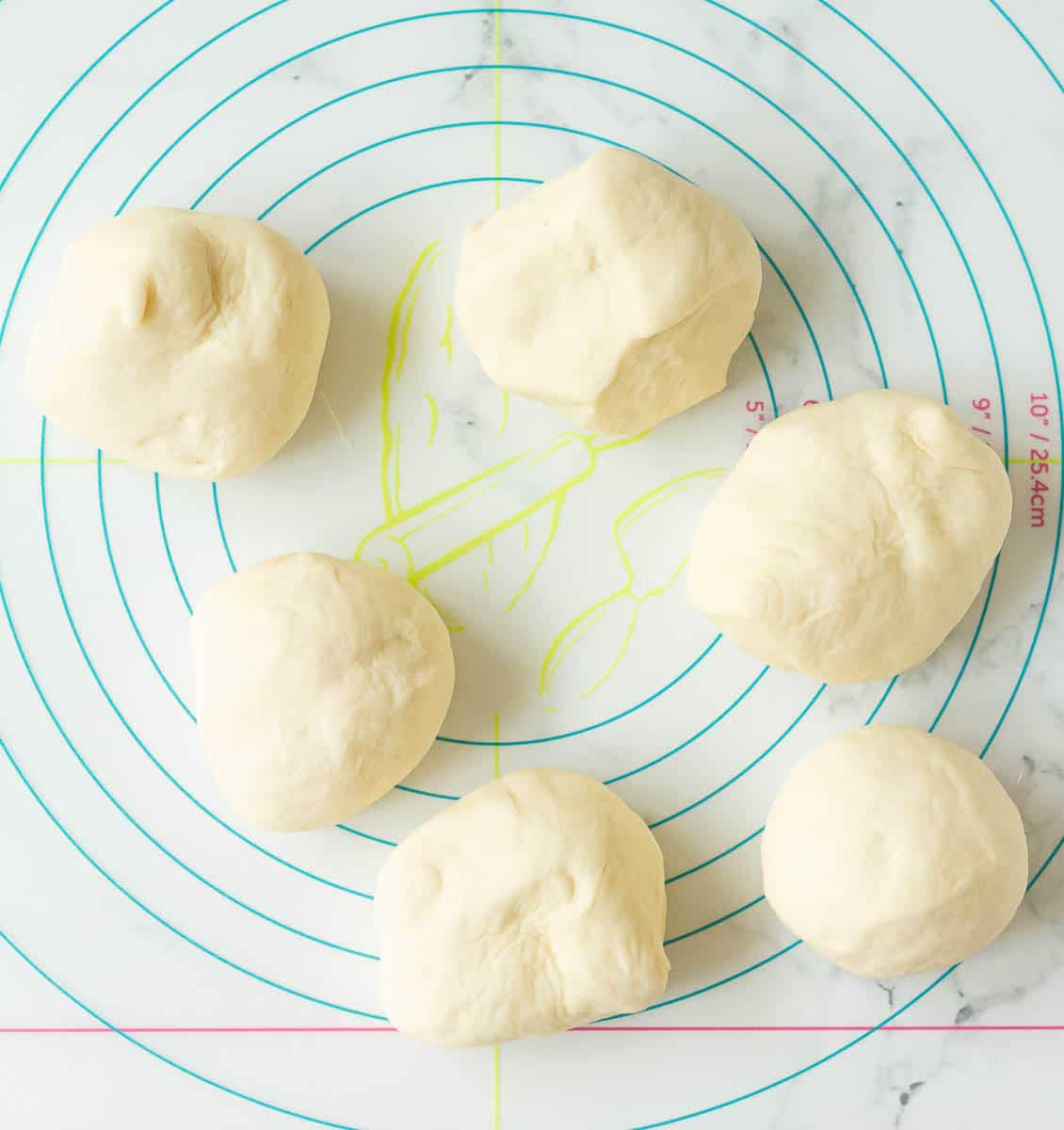 Bread dough divided in 6 pcs.